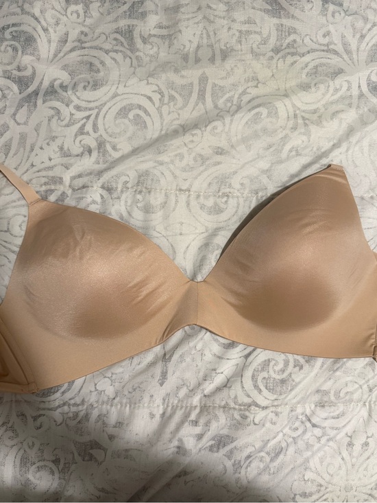 SKIMS Other - SKIMS wireless form Nude T-Shirt Bra